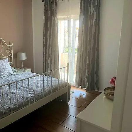 Studio Apartmant Leona With Parking Place *