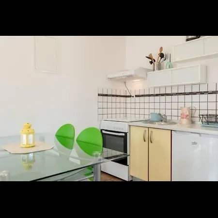 Studio Apartmant Leona With Parking Place Apartment