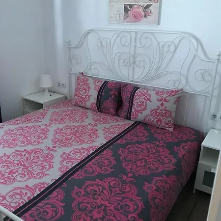 Studio Apartmant Leona With Parking Place Apartment