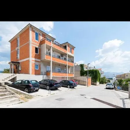 Studio Apartmant Leona With Parking Place Apartment Split